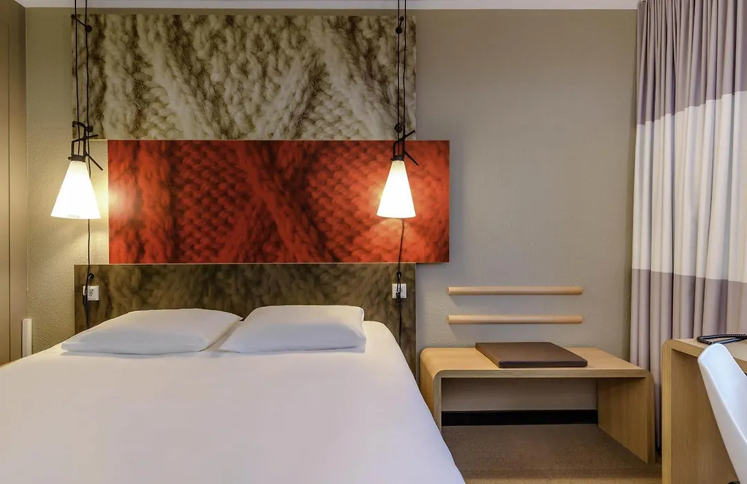 Ibis London Docklands Canary Wharf-1